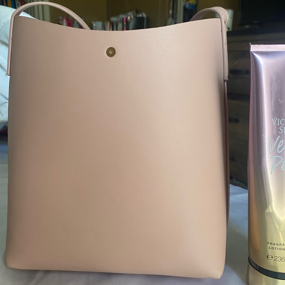 Pink Purse - Picture 3 of 3